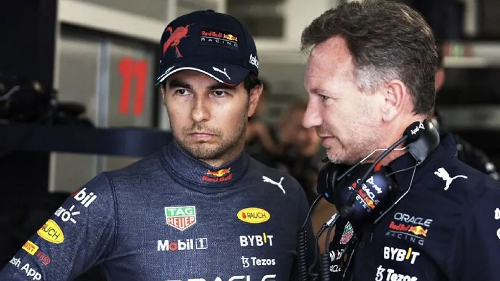 Checo Pérez junto a Christian Horner