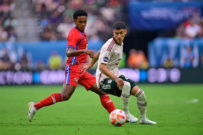 MEXSPORT Antuna en el juego ante Panamá