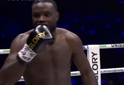 CAPTURA Twitter @Beyond_Kick Bokeme hace una seña a su equipo