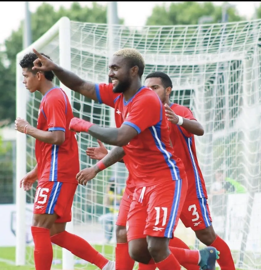 Jugadores de Panamá festejando contra México