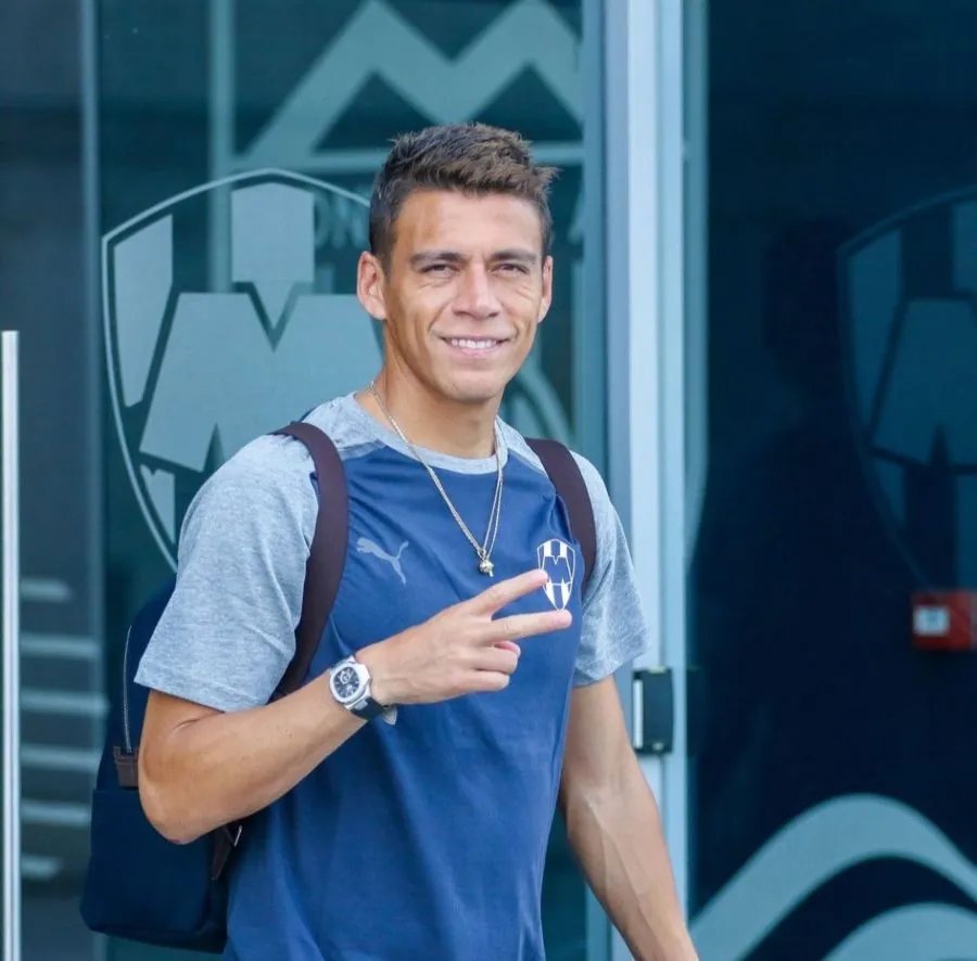 Héctor Moreno en pretemporada con Rayados