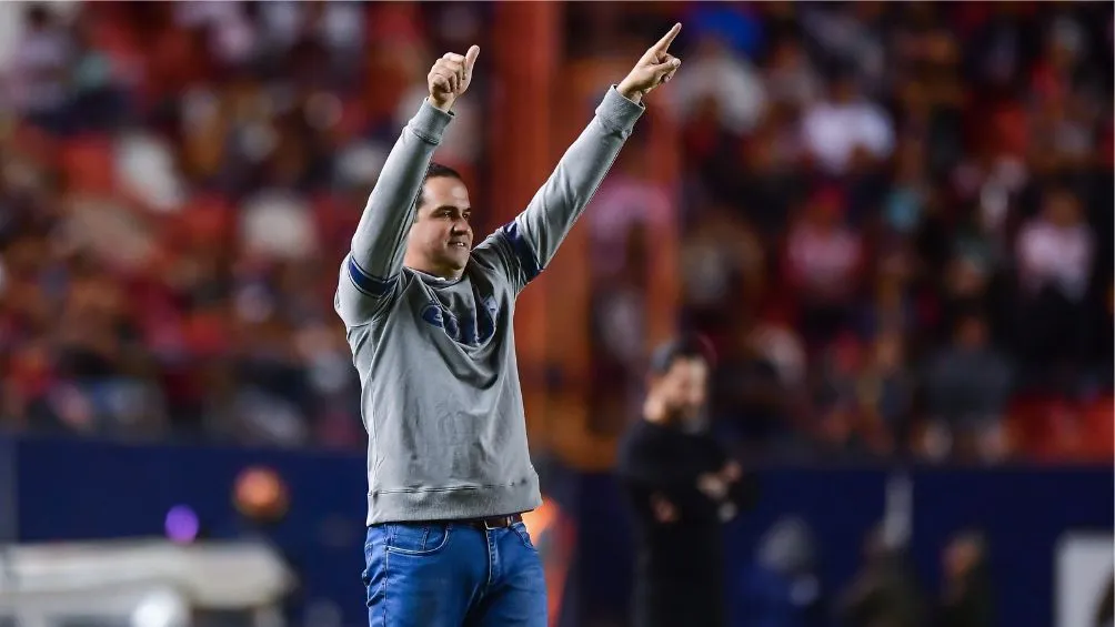 El entrenador brasileño dirigiendo a San Luis