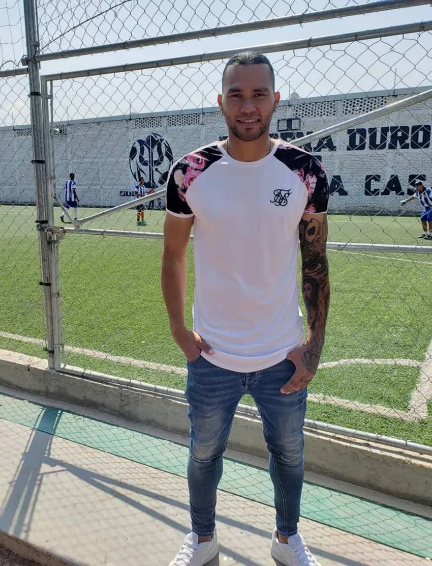 Gullit Peña en su paso por Medio Oriente