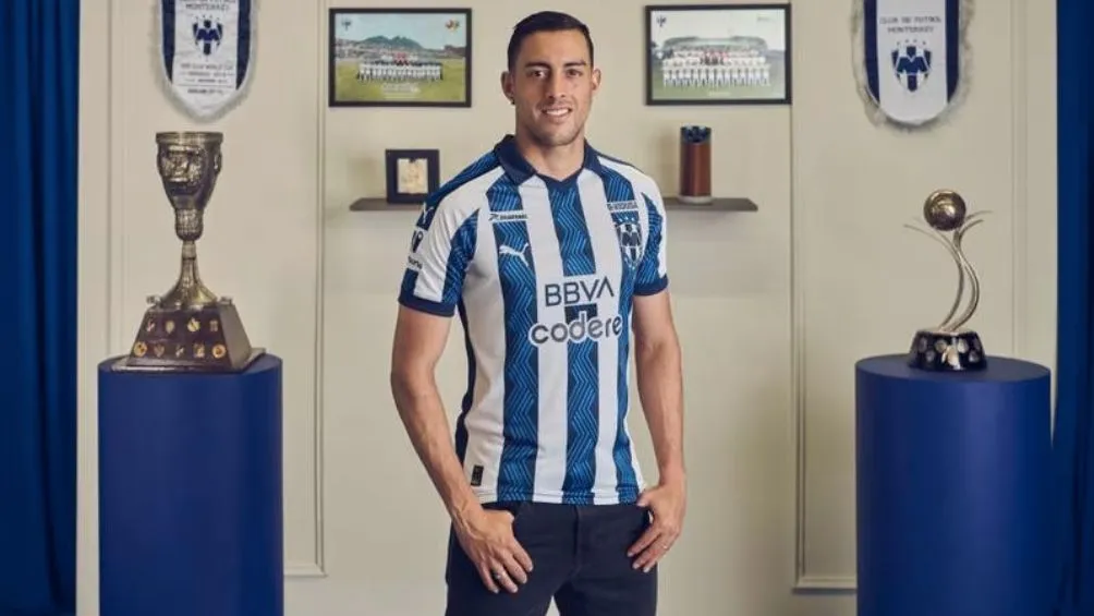 Rayados presentando el nuevo jersey
