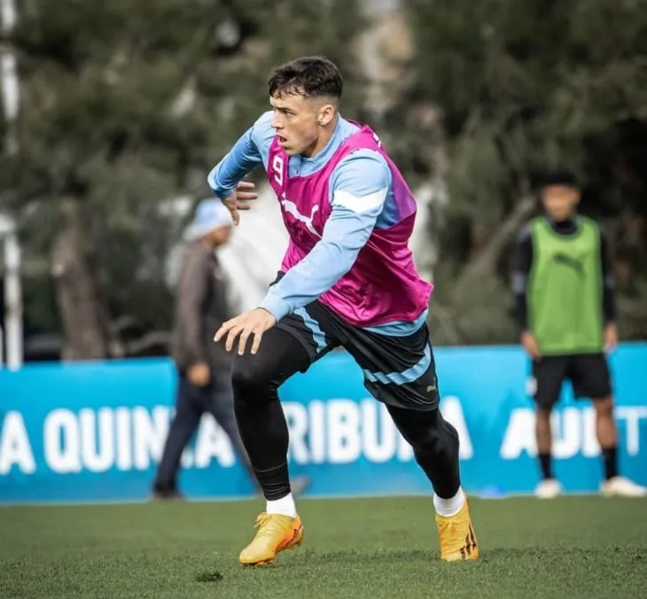 Instagram @federicovinas98 Federico Viñas durante un entrenamiento Uruguay