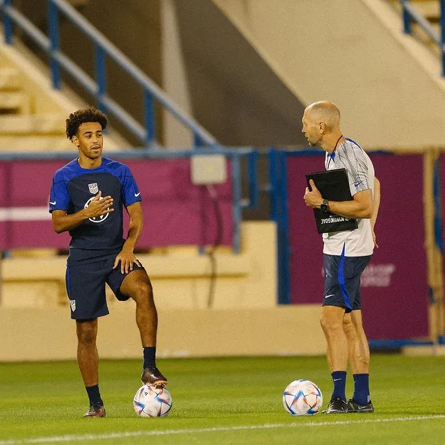 Gregg Berhalter en un entrenamiento con USA