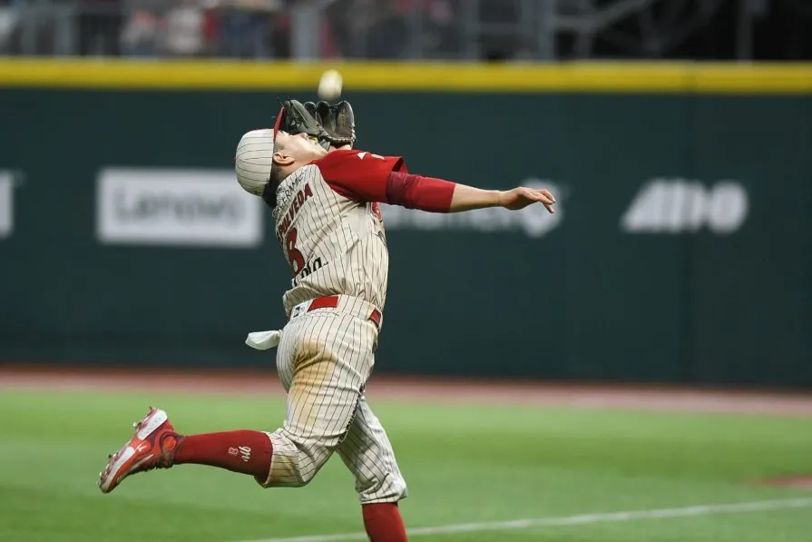 Carlos Sepúlveda con la gran jugada defensiva