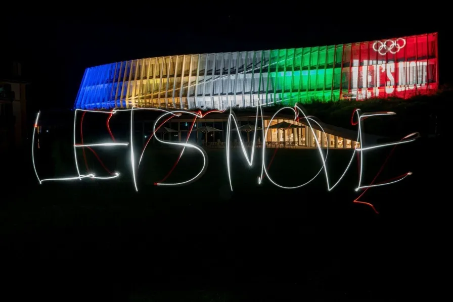 Sede del COI iluminado