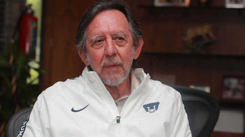 Leopoldo Silva seguirá al mando en Pumas