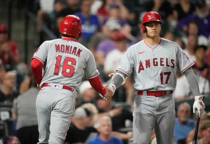 Mickey Moniak y Shohei Ohtani