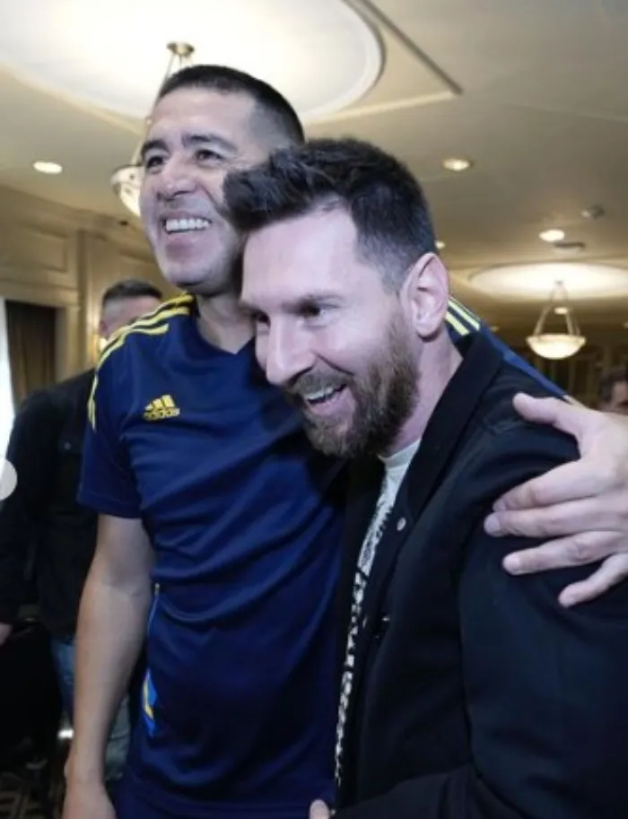Messi y Riquelme previo al partido