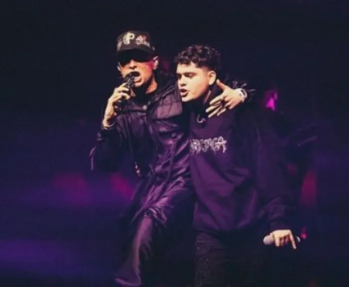 INSTAGRAM @pesopluma Peso Pluma durante su concierto