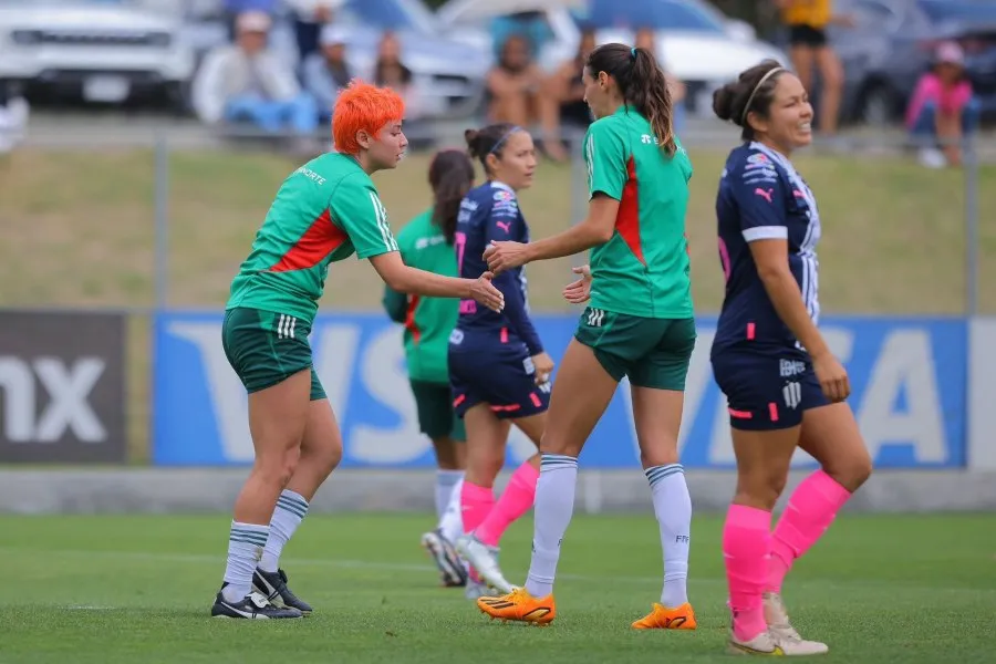 Selección Femenil en juego contra Rayadas