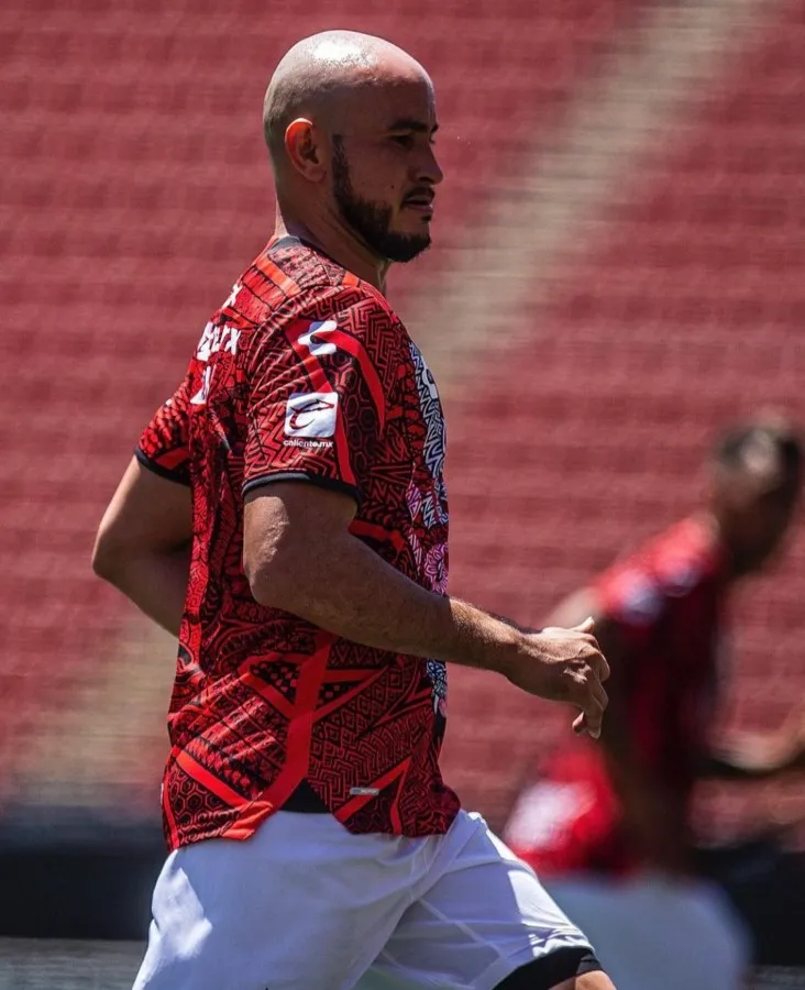Charly González con los Xolos