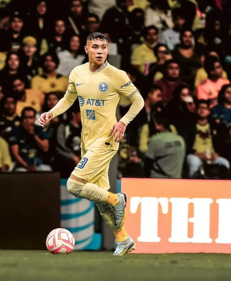 Emilio Lara en el Estadio Azteca