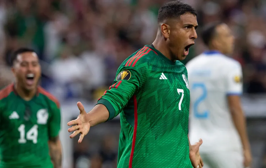 MEXSPORT Luis celebra gol