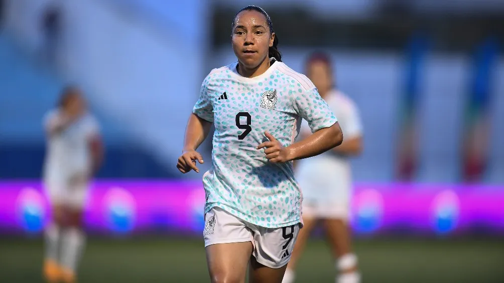 Charlyn Corral entró en el segundo tiempo