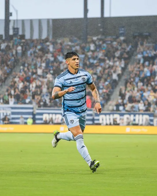 Alan Pulido durante un partido en la MLS