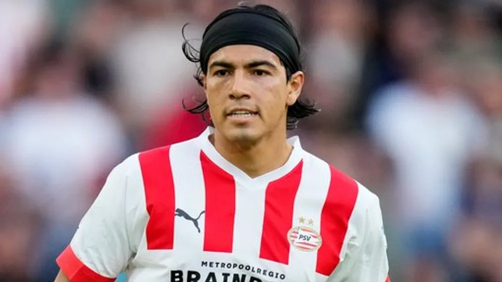 TWITTER: @PSVespanol Guti está muy cerca de fichar con Chivas