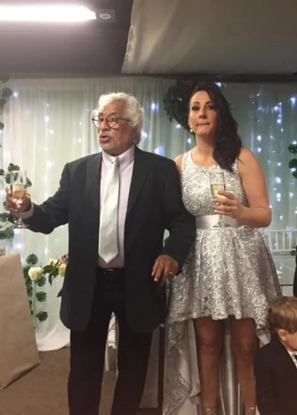 El actor y su esposa, Paola Lavat.