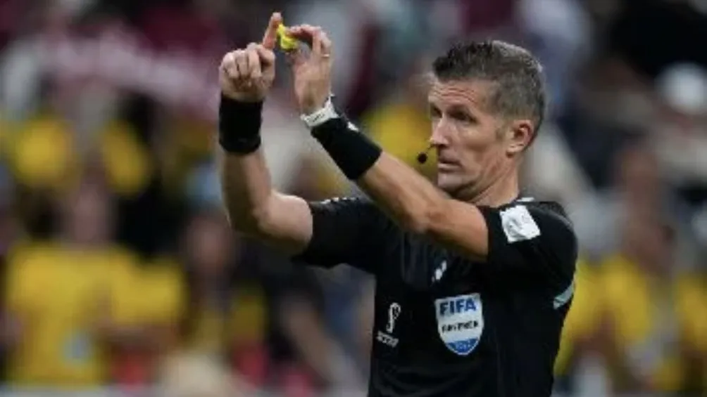 Árbitro durante un partido