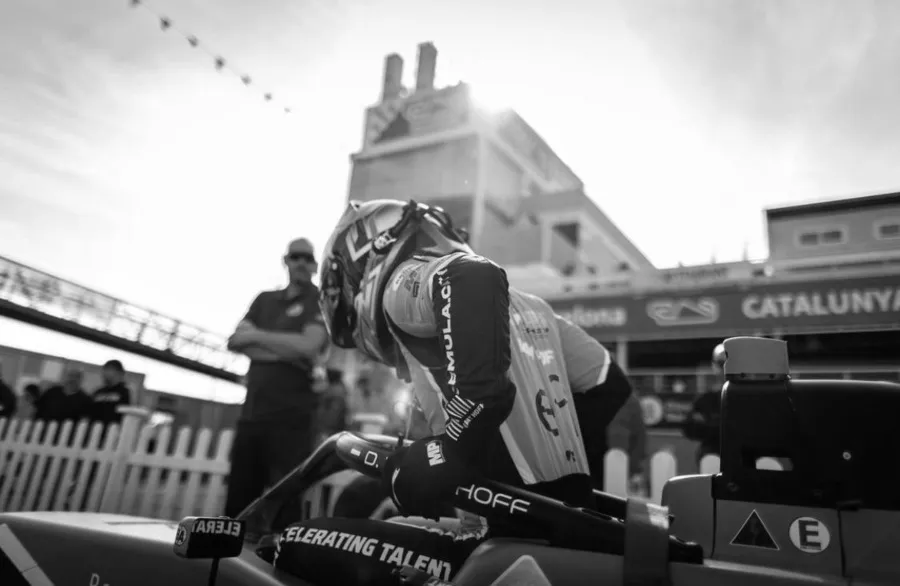 Van't Hoff fue víctima de un accidente en Spa-Francorchamps