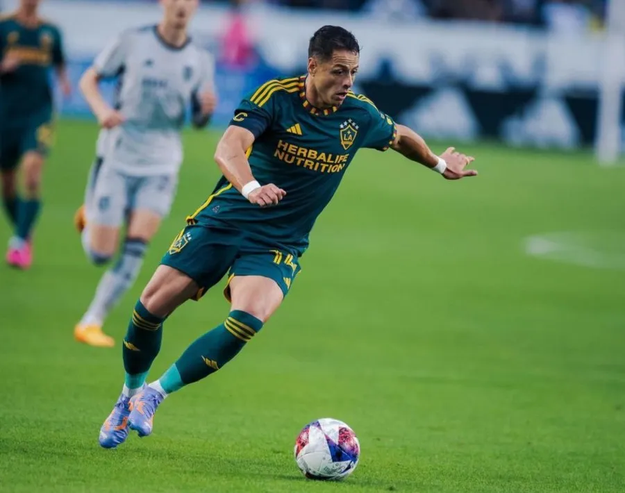 'Chicharito' en un juego con el LA Galaxy