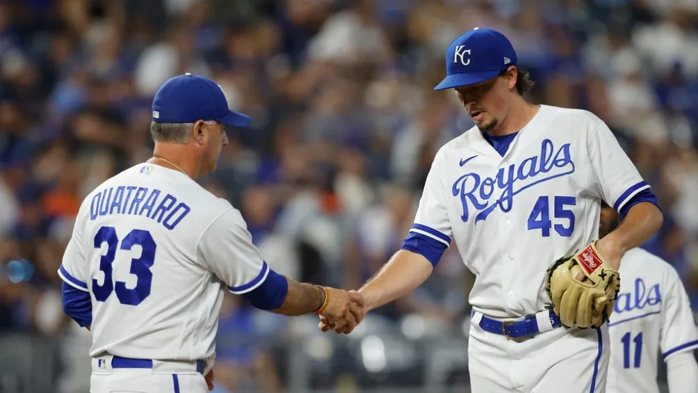 AP Los Royal celebran la victoria