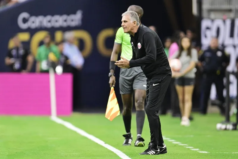 Carlos Queiroz dirigiendo a Qatar