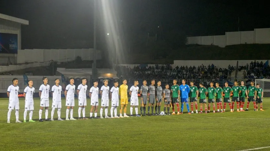 TWITTER: @miseleccionmx México y El Salvador en el Estadio Las Delicias