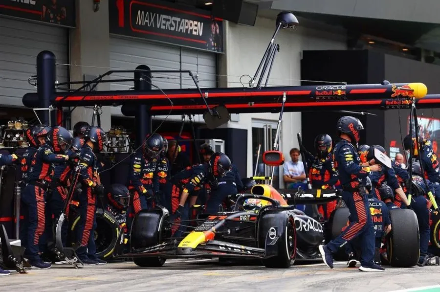 Sergio Pérez terminó 3ro en Austria; Verstappen y Leclerc lo superaron