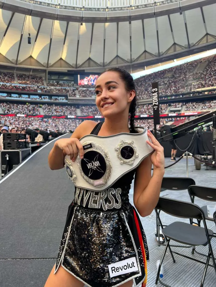 @_riverss_ La Rivers tras vencer a Samy Rivers en LVDA 3