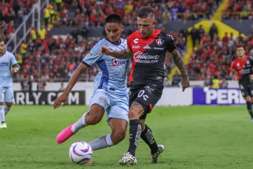 MEXSPORT Luis Iturbide en su debut con Cruz Azul