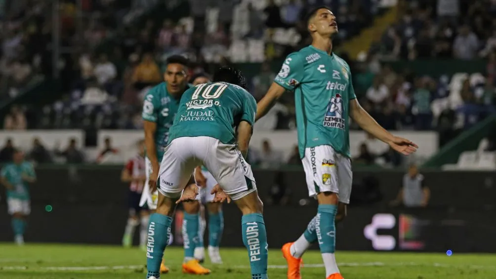 León cayó en su debut en liga con las Chivas