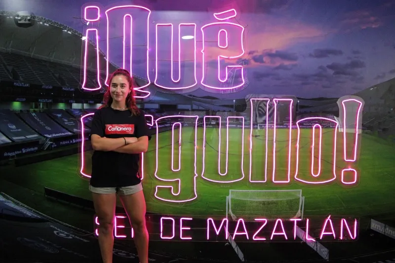 TWITTER @MazatlanFem Silvana Flores en su presentación con el Mazatlán