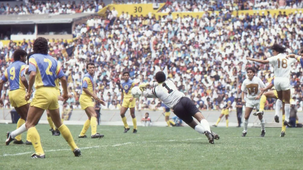 Juan Hernández (2) jugó con las Águilas