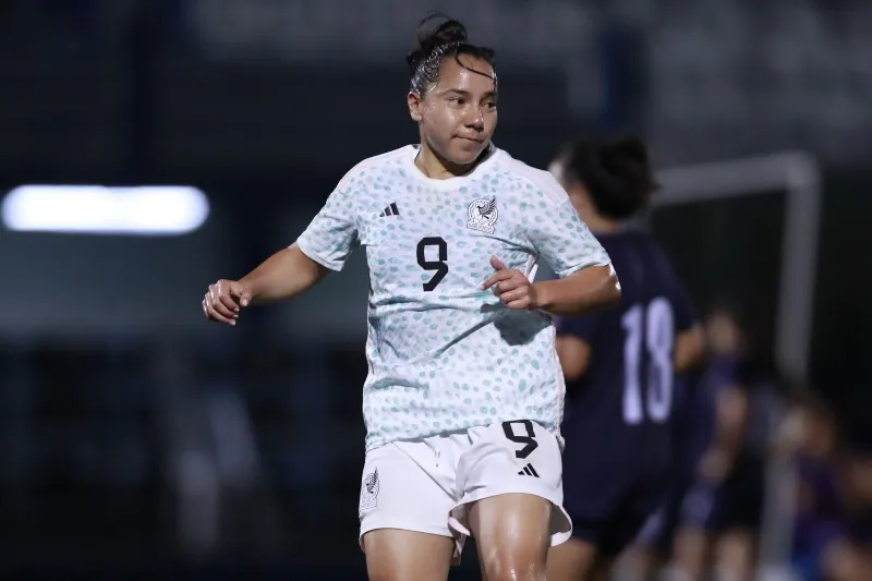 Corral vistiendo los colores de la Selección Mexicana