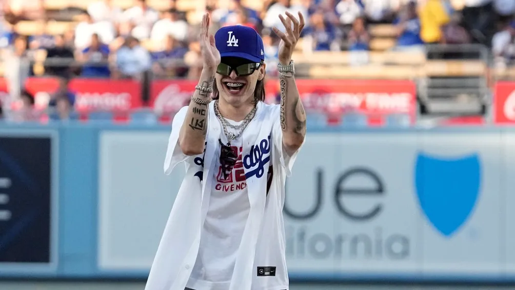 Peso Pluma fue ovacionado en Dodger Stadium