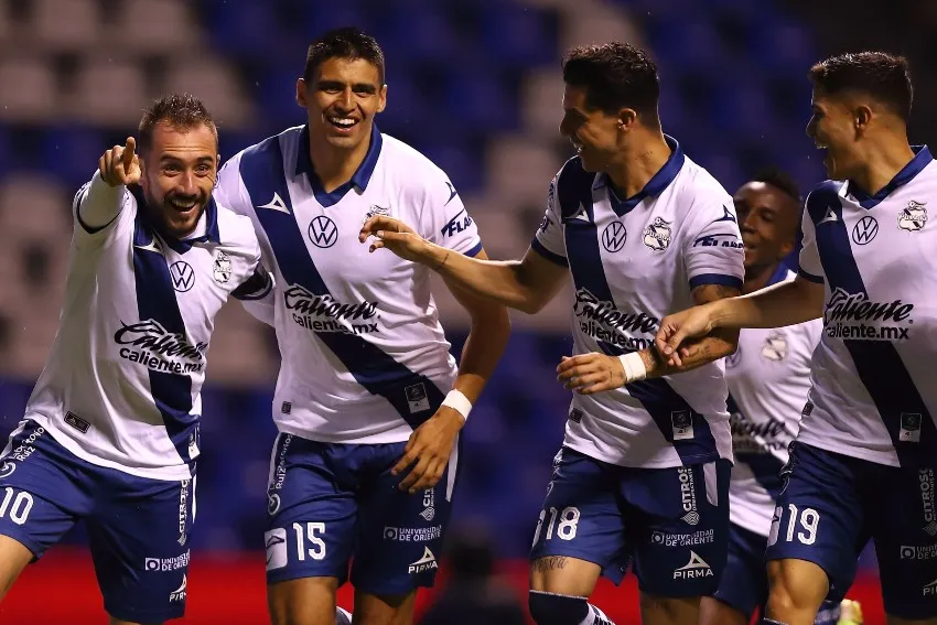 Puebla en celebración de gol