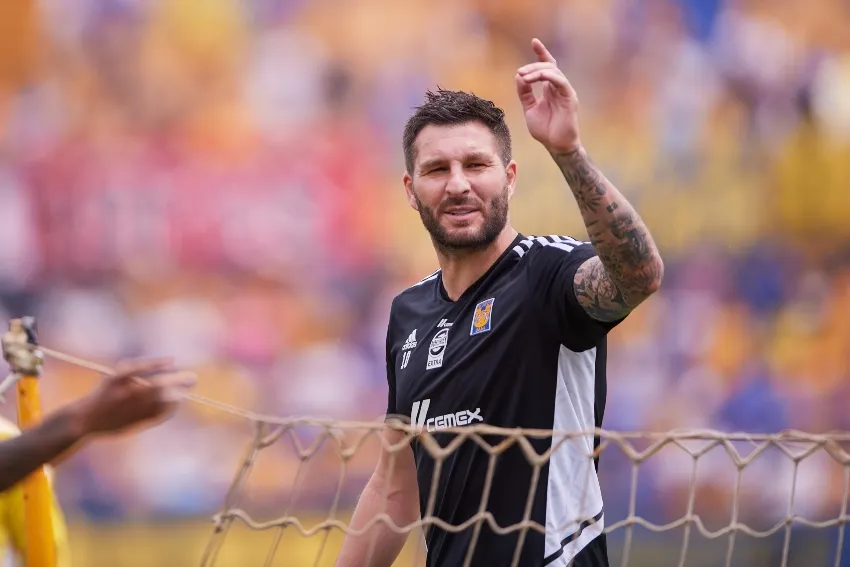 Gignac en entrenamiento de Tigres