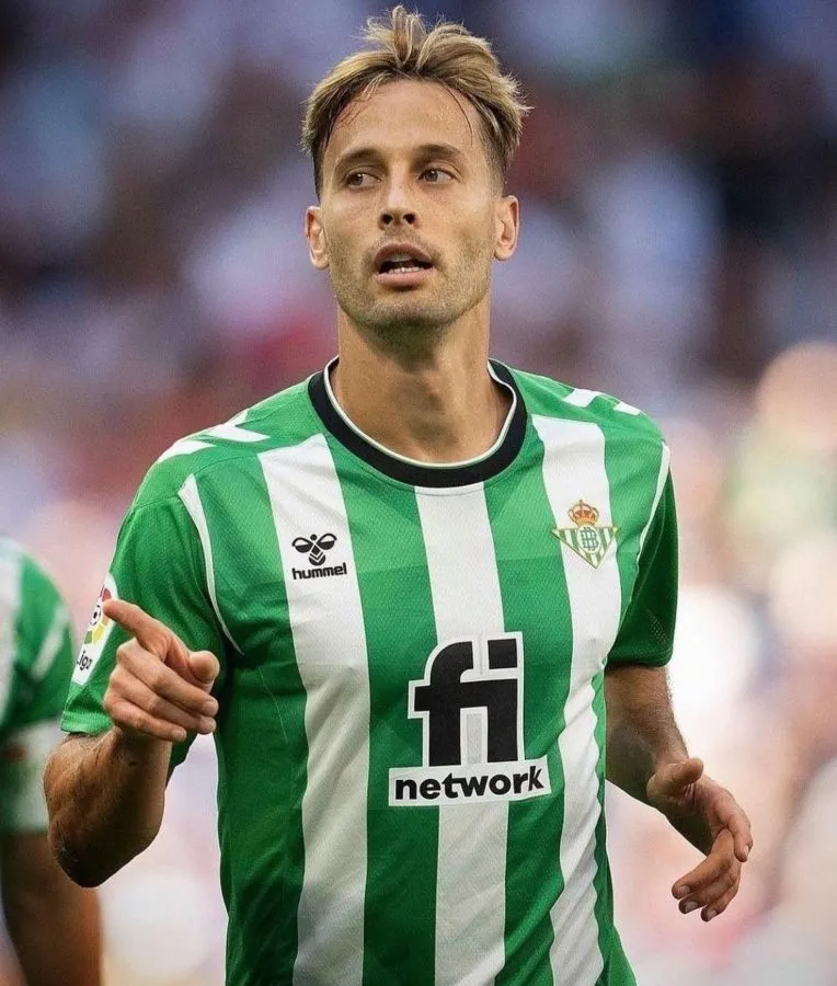 Sergio Canales está en pláticas con Rayados