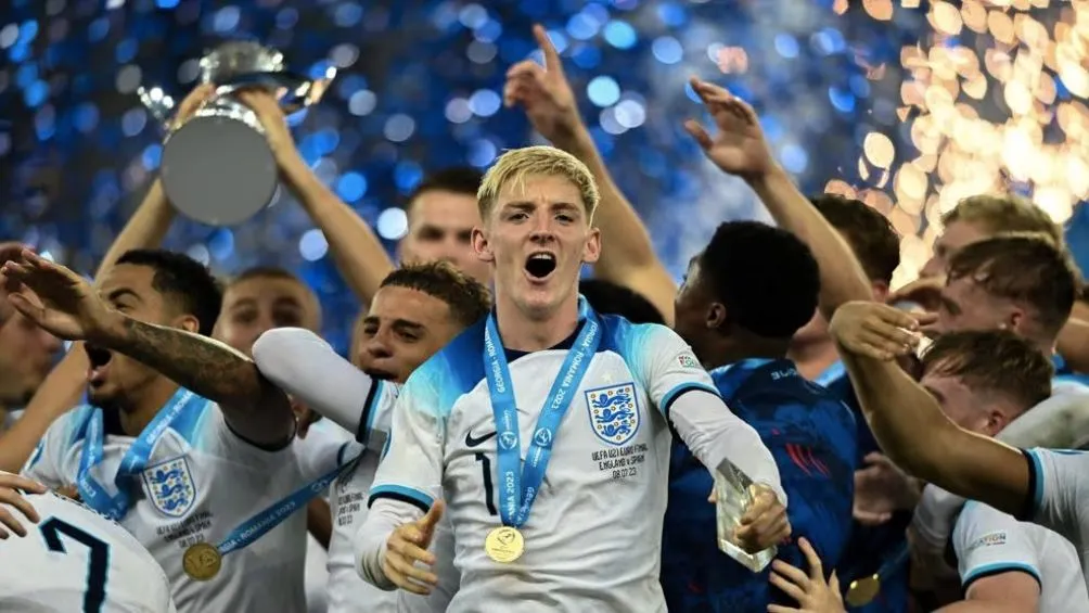 'Los Tres Leones' festejan la Euro sub 21