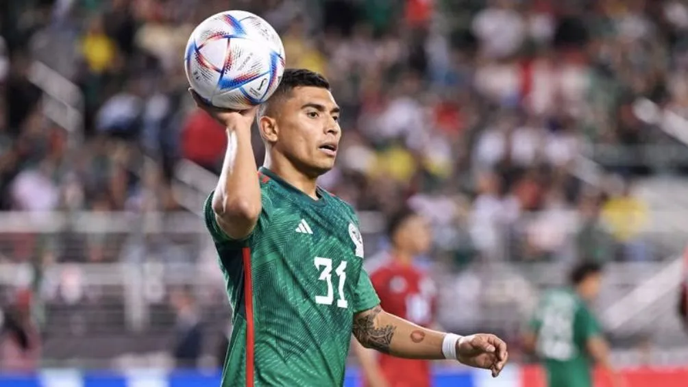 MEXSPORT Pineda en un saque de banda