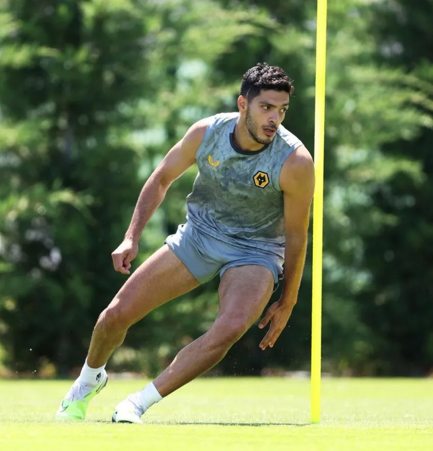 Jiménez en la Pretemporada de los Wolves