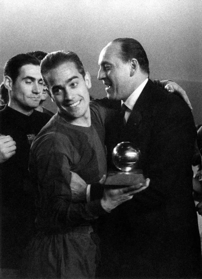 TWITTER: @FCBarcelona_es Luis Suárez ganó su Balón de Oro en 1960