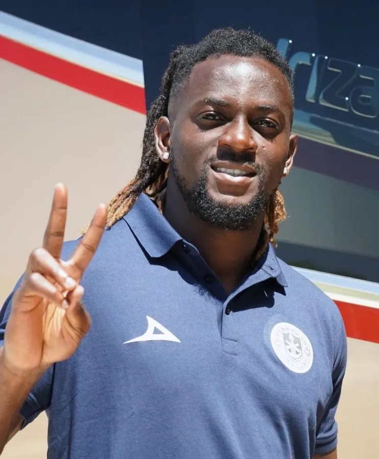 INSTAGRAM: @mazatlanfc Ake Loba en su llegada a CDMX