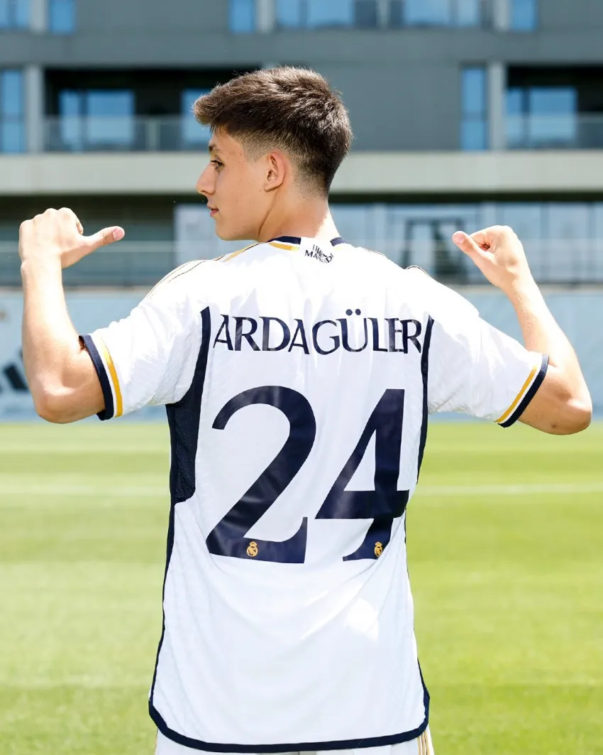Arda Güler en su presentación con el Real Madrid