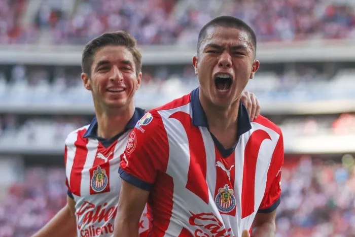 MEXSPORT Yael Padilla festeja su segundo gol con Chivas