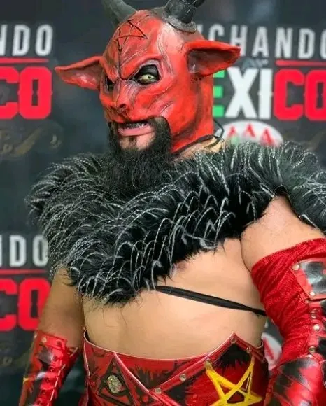 Belcegor quiere brillar