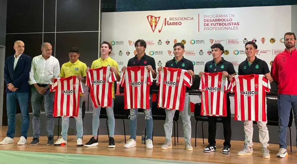 ILIANY APARICIO Joshua Mancha, Kevin Picón, Sebastián Valenzuela, Franco Rossano, Ángel Contreras y Mauricio Medrano